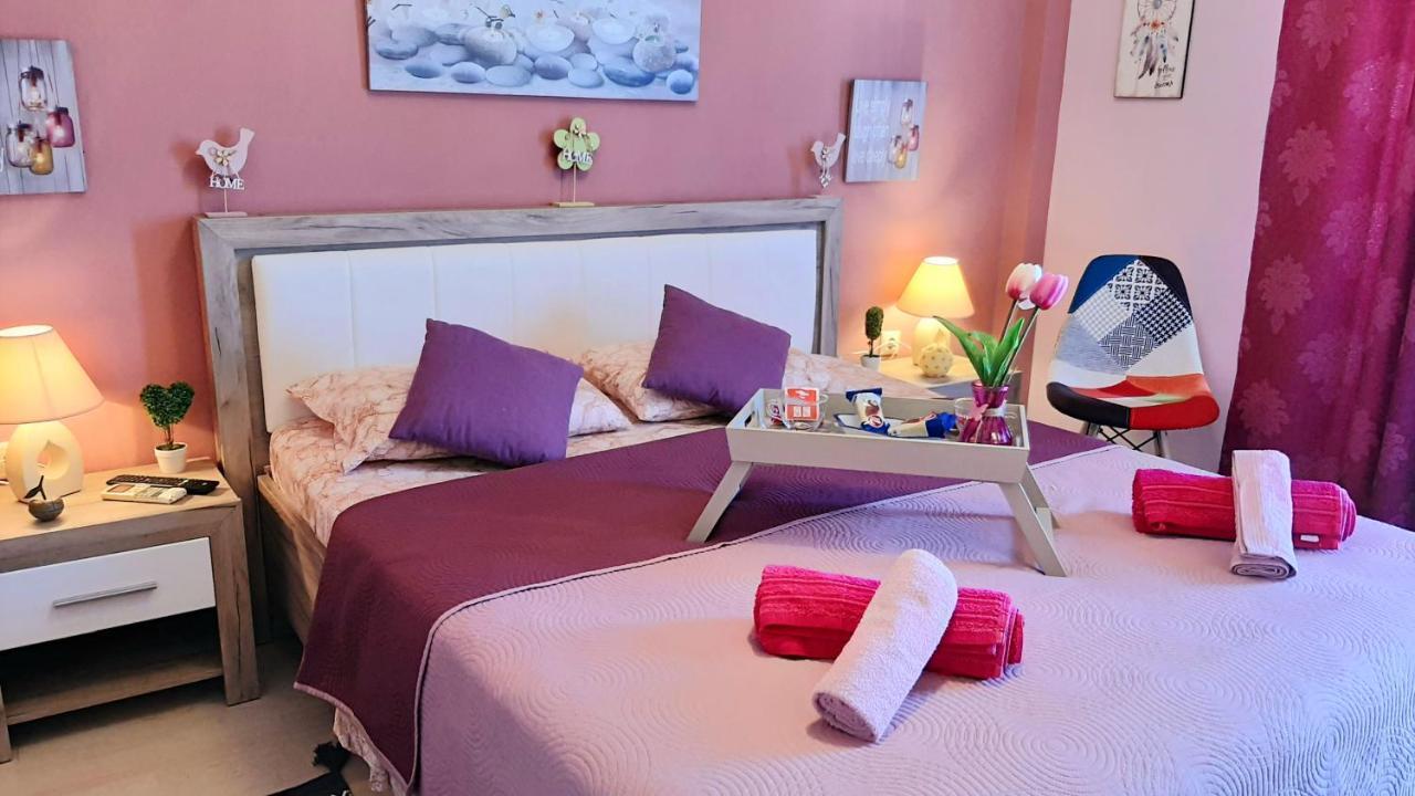 Central Square Appartment With Panoramic View Kalamata Bagian luar foto