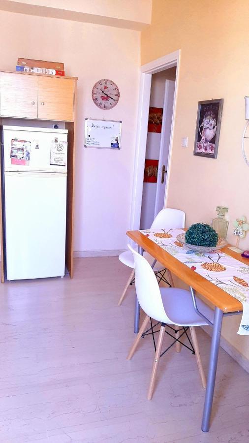 Central Square Appartment With Panoramic View Kalamata Bagian luar foto