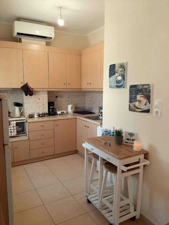 Central Square Appartment With Panoramic View Kalamata Bagian luar foto