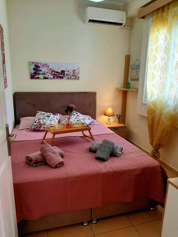 Central Square Appartment With Panoramic View Kalamata Bagian luar foto