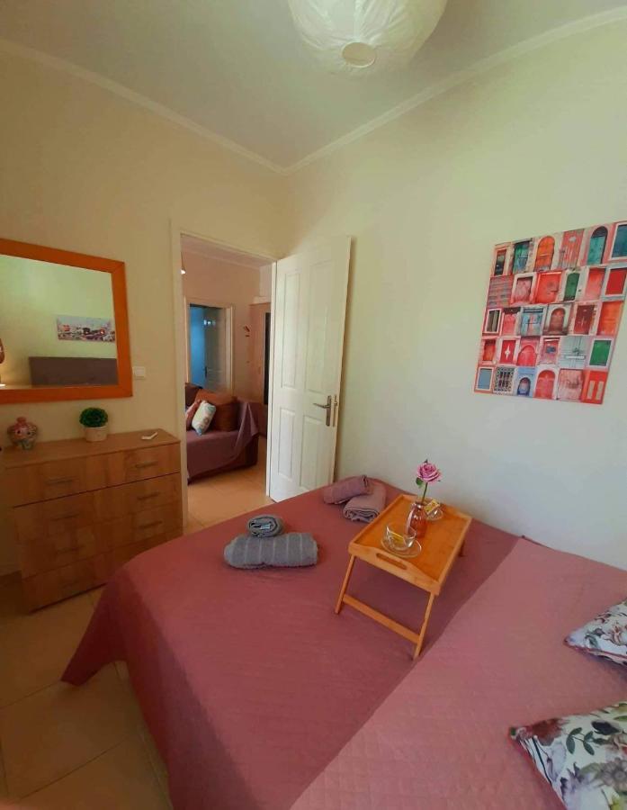 Central Square Appartment With Panoramic View Kalamata Bagian luar foto