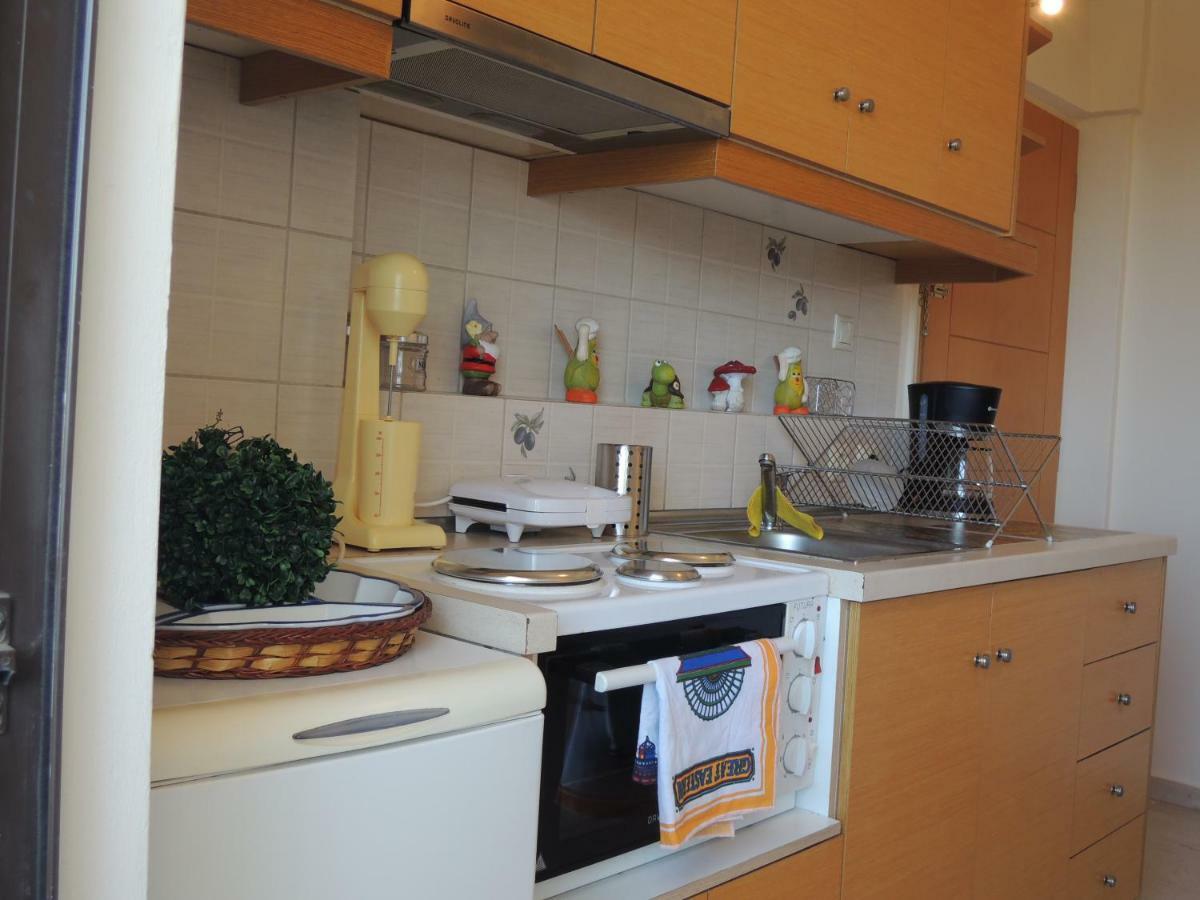 Central Square Appartment With Panoramic View Kalamata Bagian luar foto