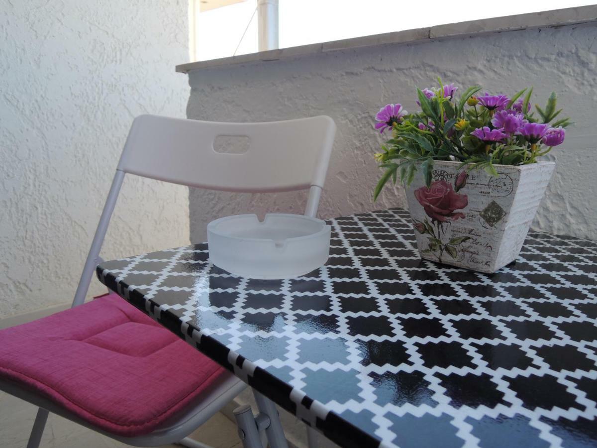 Central Square Appartment With Panoramic View Kalamata Bagian luar foto